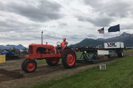 Tractor Pull photo